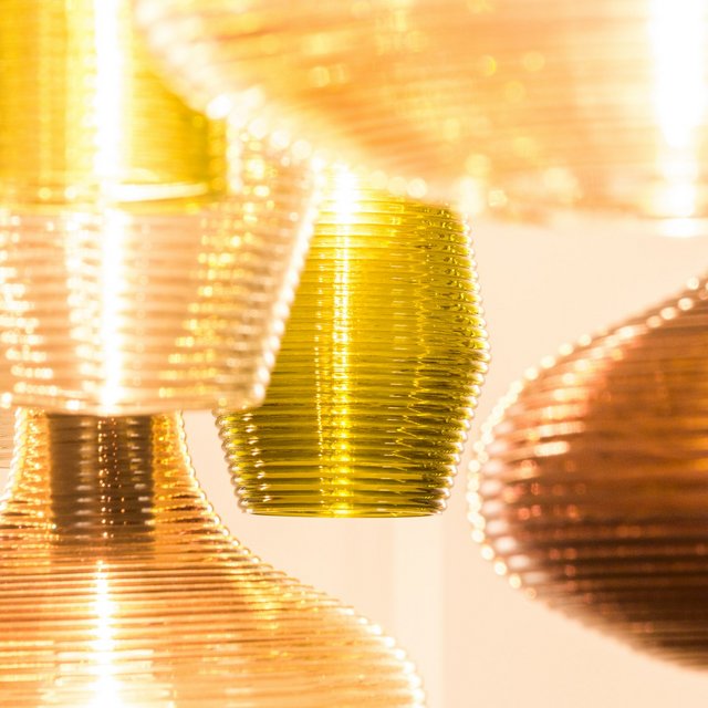 Restaurant in Parsberg: Enjoy gourmet Close-up of stylish glass lampshades in various colors